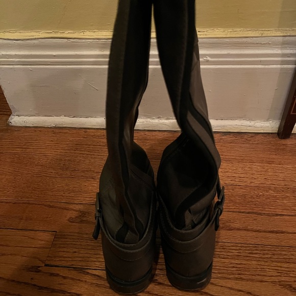 Grey boots - Picture 6 of 7